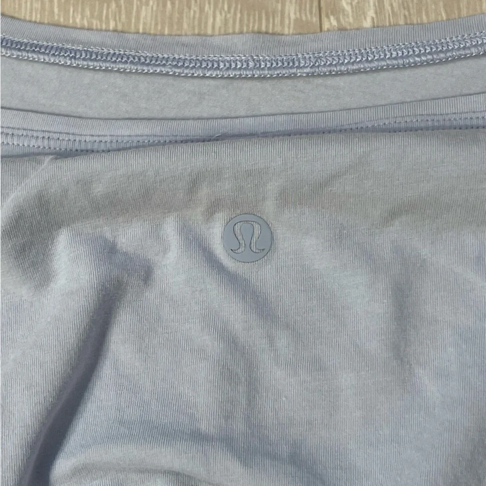 Lululemon Back In Action Long Sleeve Blue Linen size 12 fit - Picture 13 of 13